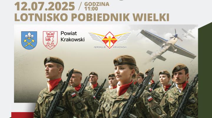 Przysięga małopolskich Terytorialsów na terenie Aeroklubu Krakowskiego. Pokazy lotnicze (fot. Aeroklub Krakowski)