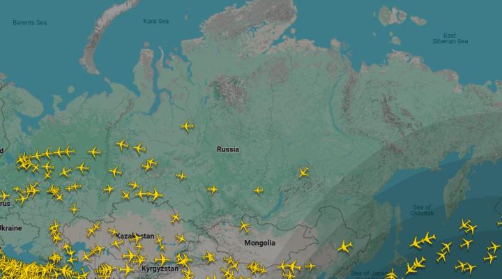 Ruch lotniczy nad Syberią (fot. Flightradar24)