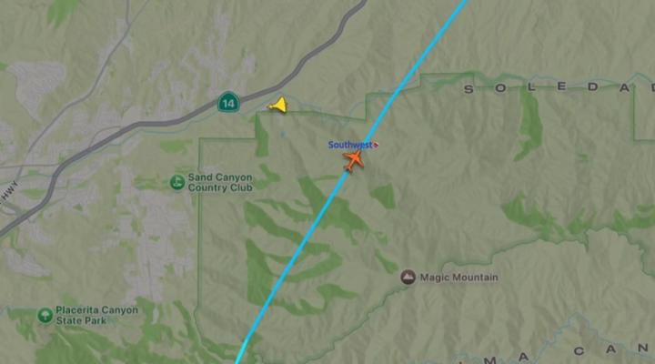 Sytuacja kolizyjna w pobliżu Burbank, fot. źrodło_flightradar24