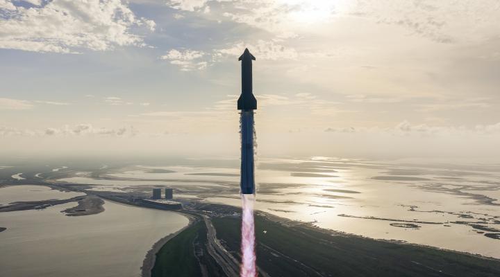 Rakieta Starship - start (fot. SpaceX, platforma X)