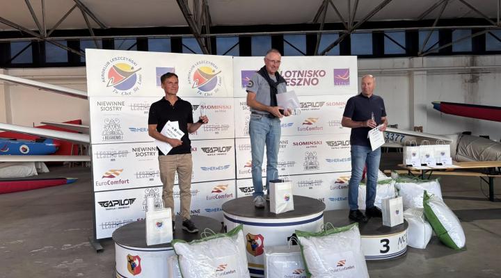 Ogólnopolskie Zawody Szybowcowe Leszno Cup 2025 w klasie Otwartej - podium, fot. Glide&Race LEszno
