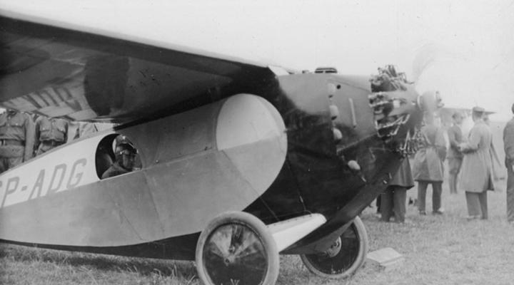 Pilot Franciszek Żwirko w samolocie RDW-2 (fot. Narodowe Archiwum Cyfrowe)