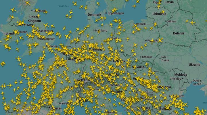 Zobrazowanie ruchu lotniczego na Europą w serwisie Flightradar24, fot. FR24 Zobrazowanie ruchu lotniczego na Europą w serwisie Flightradar24, fot. FR24