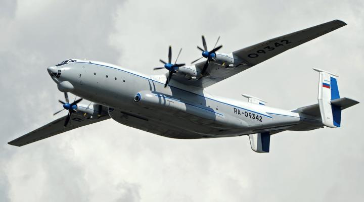 An-22 rosyjskich Sił Powietrznych w locie (fot. Toshi Aoki - JP Spotters, CC BY-SA 3.0, Wikimedia Commons)