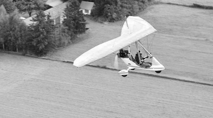 Krystian Marek - lot motolotnią (fot. lotnik.org)