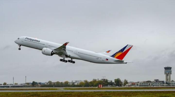 Pierwszy A350-1000 w barwach Philippine Airlines, fot. Airbus