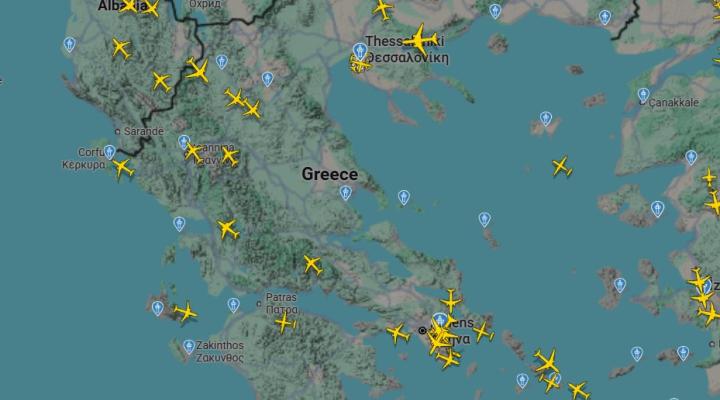 Ruch lotniczy nad Grecją (fot. flightradar24.com)