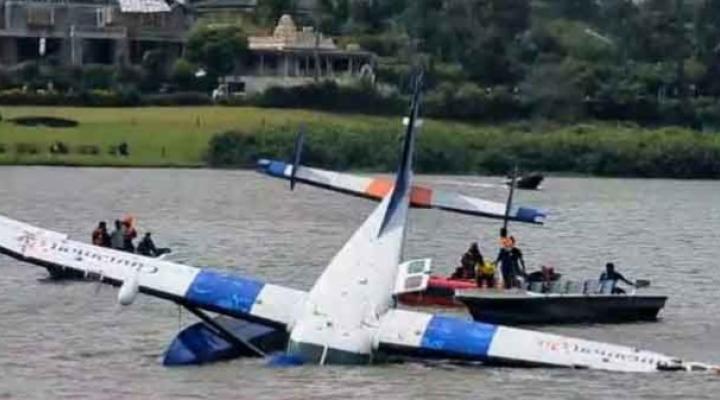 Wypadek wodnosamolotu na jeziorze w republice Sri Lanki, fot. adaderana