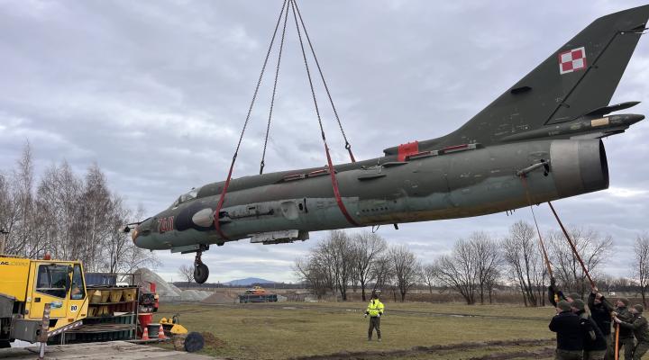 Su-22 M4 dotarł na lotnisko w Świebodzicach (Fot. Piotr Strzelecki)