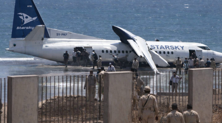 Wypadek samolotu Fokker 50 w Somalii, fot. thekenyatimes