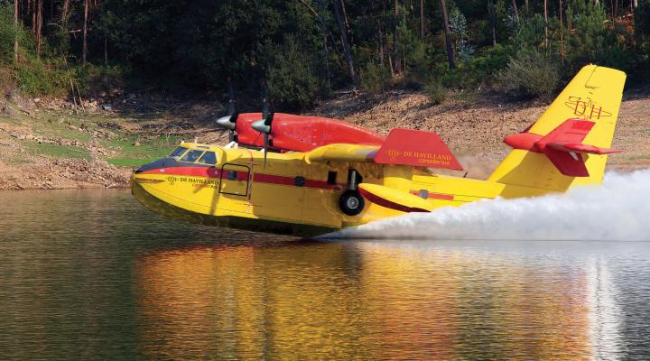 De Havilland Canadair 515 na wodzie (fot. dehavilland.com)