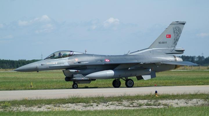 F-16C Tureckich Sił Powietrznych (fot. Jerry Gunner from Lincoln, UK, CC BY 2.0, Wikimedia Commons)