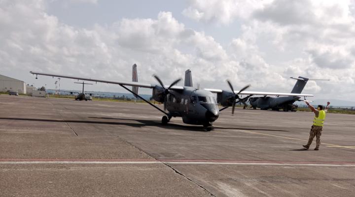 M-28B 1R Bryza na lotnisku w ramach PKW IRINI (fot. PKW IRINI)