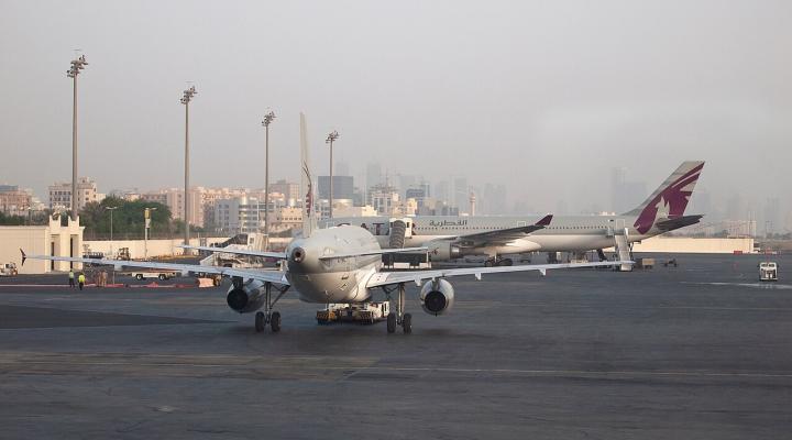 Międzynarodowy port lotniczy Doha, Katar (fot. © Vyacheslav Argenberg, CC BY 4.0, Wikimedia Commons)