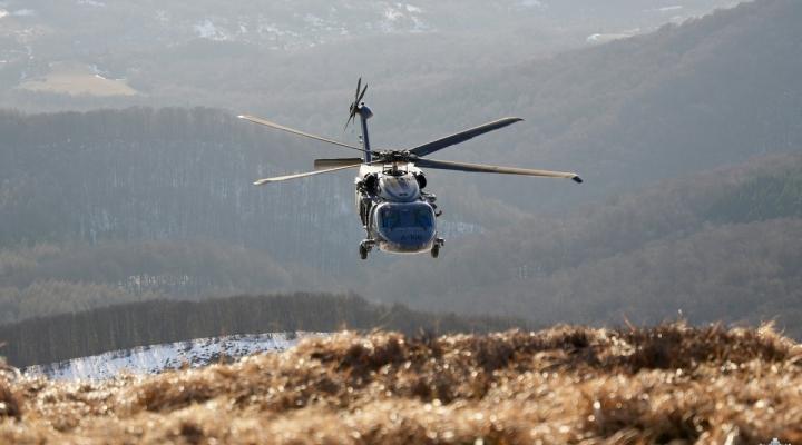 S-70i Black Hawk nad Bieszczadami (fot. KWP w Rzeszowie)