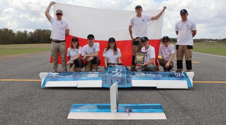 Złoto dla Akademickiego Klubu Lotniczego Politechniki Poznańskiej na zawodach SAE Aero Design East w USA (fot. Politechnika Poznańska)