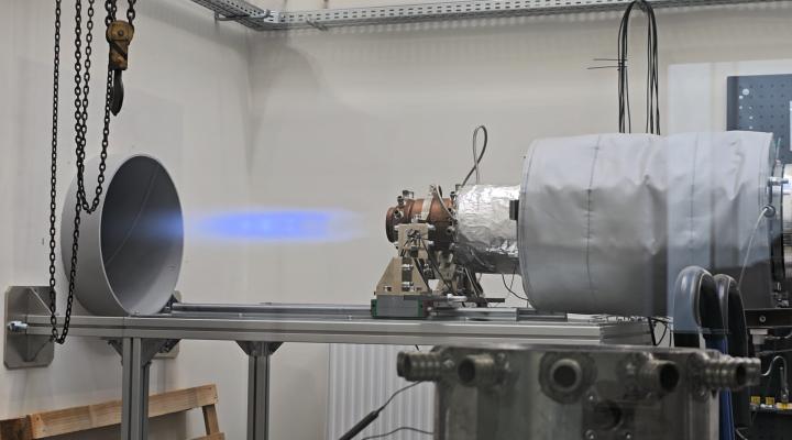 Demonstracja uruchomienia silnika strumieniowego RDE w nowej hamowni detonacyjnej Łukasiewicz - ILOT (fot. Łukasiewicz-Instytut Lotnictwa)