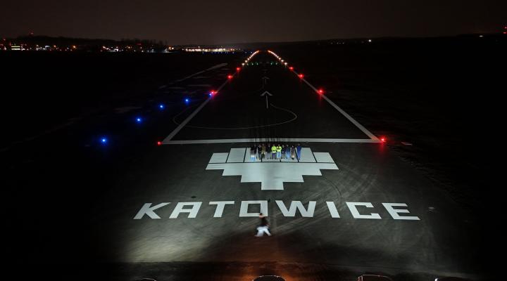 Nowe oświetlenie na lotnisku Muchowiec w Katowicach (fot. KAW, Drogopol, Facebook)