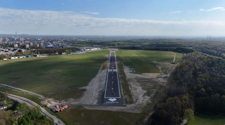 Pas startowy na lotnisku Muchowiec w Katowicach (fot. Katowickie Inwestycje S.A., Facebook)