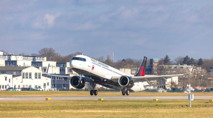 Pierwszy Airbus A321XLR dla Air Canada podczas startu w Hamburgu (fot. Airbus Operations GmbH)