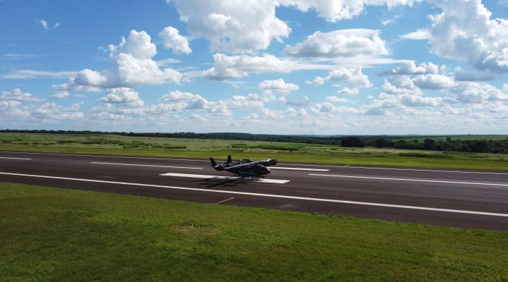 eVTOL firmy Eve na pasie startowym (fot. Eve Air Mobility)