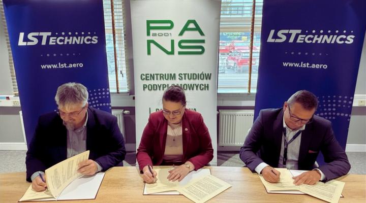 LST podpisuje umowę z PANS w Chełmie (fot. LST)