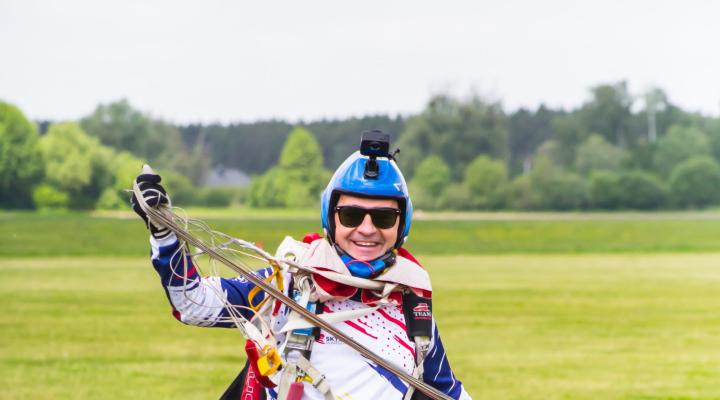 VI Ogólnopolskie Zawody w Celności Lądowania im. Arkadiusza Pingwina Wantoły, fot Skydive WAW
