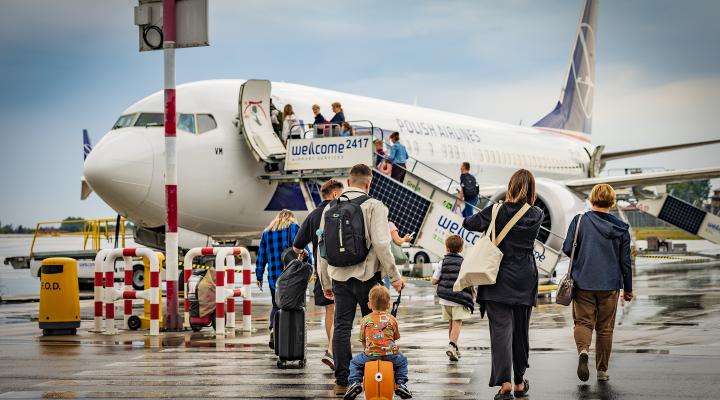First Fly PLL LOT do Antalyi z lotniska Warszawa-Radom (fot. PPL)