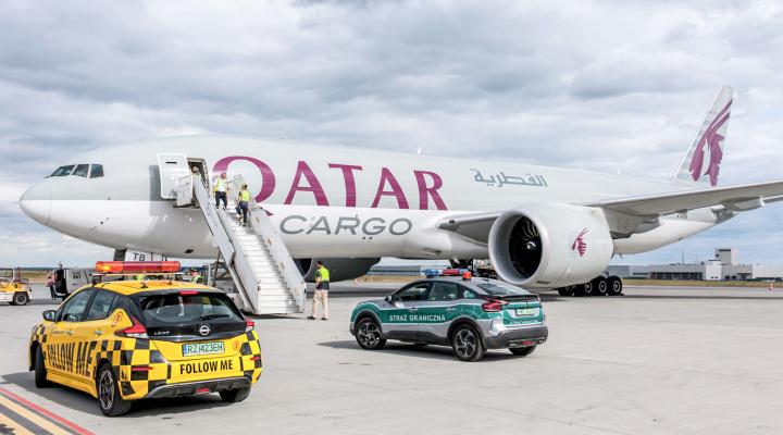 B777-200 Freighter Qatar Airways Cargo na lotnisku w Jasionce (fot. Port Lotniczy Rzeszów-Jasionka)