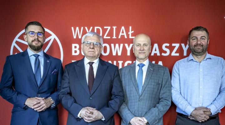 Od lewej mgr inż. K. Kucharski, prof. PRz A. Marciniec, prof. J. Sęp, mgr inż. S. Prucnal (fot. Beata Motyka, Politechnika Rzeszowska)