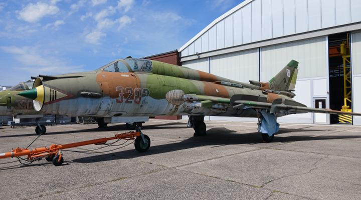 Przetarg na sprzedaż kadłubów samolotów Su-22, fot. WZL2