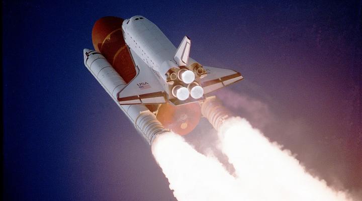 Start promu Atlantis w misji STS-27 (fot. NASA, Domena publiczna, Wikimedia Commons)