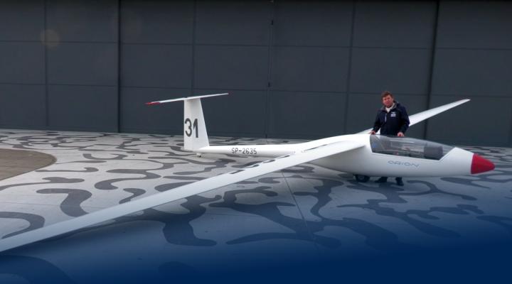 Marek Siuta opowiada o szybowcu SZD-43 Orion (fot. Muzeum Lotnictwa Polskiego)