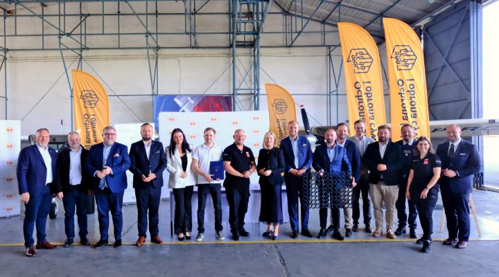 Podpisano umowy dot. inwestycji w infrastrukturę lotniczą w Małopolsce (fot. Małopolski Urząd Wojewódzki w Krakowie)