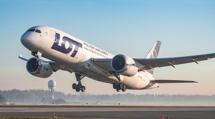 B787-8 Dreamliner PLL LOT - start z katowickiego lotniska (fot. Piotr Adamczyk)