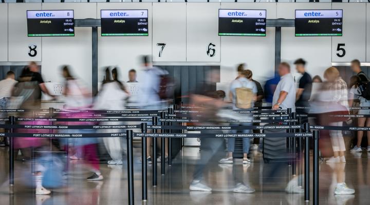 Port Lotniczy Warszawa-Radom - terminal wewnątrz (fot. PPL)