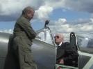 Jerzy Główczewski z Jackiem Mainką przy samolocie Spitfire, fot. Jacek Mainka