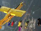 Formacja wingsuit razem z samolotem, fot. Baltic Wingsuit Meet