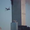 Boeing 767 tuż przed uderzeniem w Wieżę Południową WTC 9/11