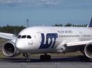Boeing 787 Dreamliner (SP-LRF) LOT-u (fot. kadr z filmu na youtube.com)