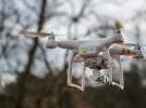 Dron w locie (fot. PAŻP)