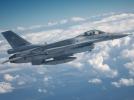 F-16 w locie - widok z boku (fot. Piotr Łysakowski)