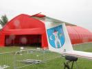 Nowy czerwony hangar w Świebodzicach (fot. swiebodzice.pl)