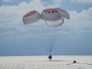Lądowanie na Atlantyku nieopodal wybrzeża Florydy kapsuły Crew Dragon z astronautami-amatorami (fot. SpaceX/Twitter)