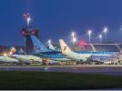 Port Lotniczy Katowice w nocy - samoloty (fot. katowice-airport.com)