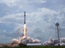 Start rakiety SpaceX Falcon 9 wynoszącej kapsułę Crew Dragon (fot. NASA / Bill Ingalls)