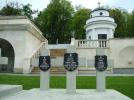 Symboliczny grób polskich lotników na Cmentarzu Obrońców Lwowa (fot. Stako/CC-BY-SA-3.0/Wikimedia Commons)