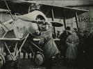 Uroczystość chrztu lotniczego w WWS "Samolot" (Źródło: Lotnik nr 4-5/1925 za samolotypolskie.pl)