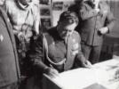 Wiesław Świtoniak w Sali Tradycji Pułku (fot. aeroklubpomorski.pl)