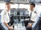 Kapitan Thomas Ziarno i pierwszy oficer Abdulrahman Mohamed Al Busaeedi (fot. Emirates)